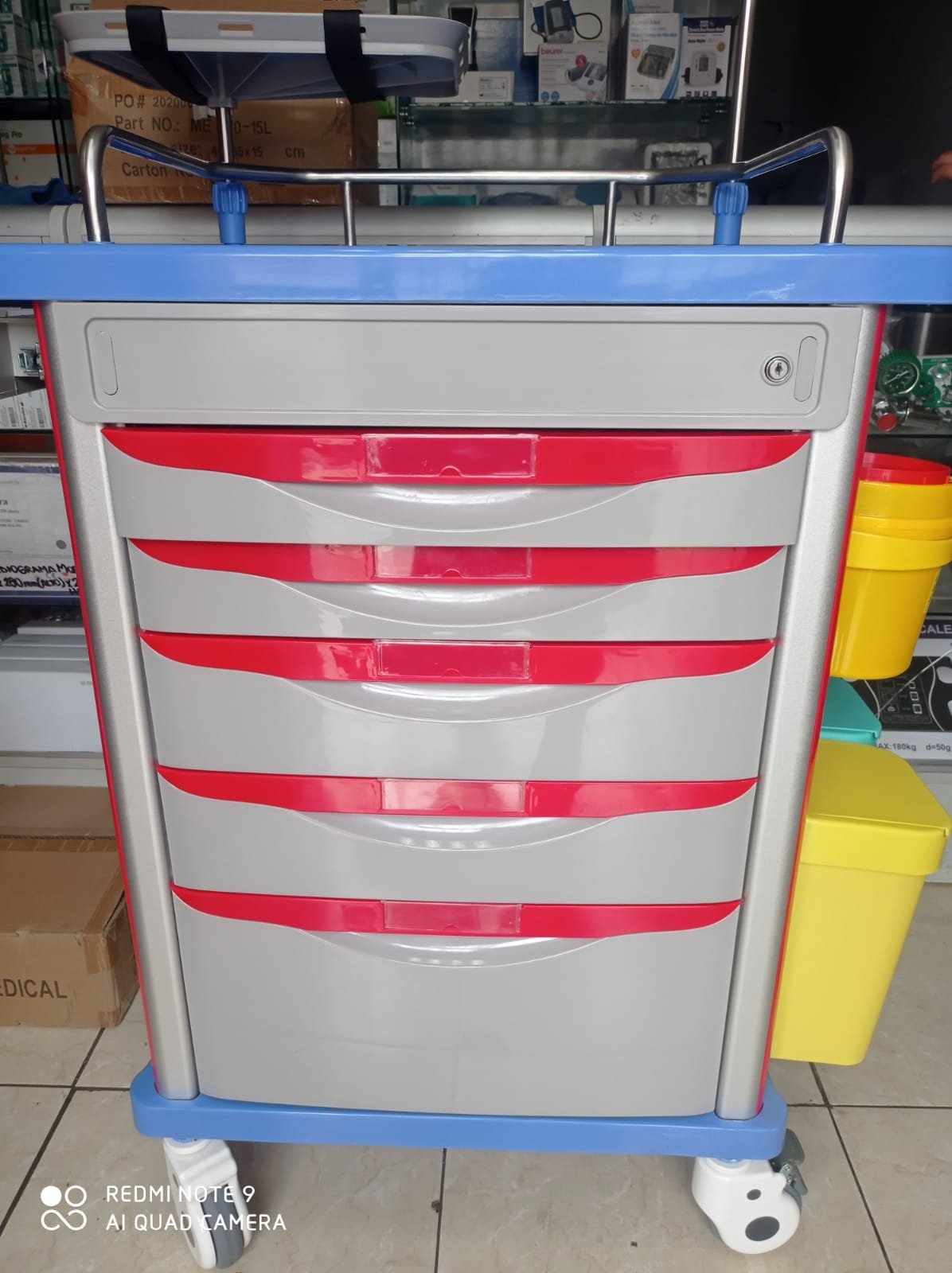 Coche de Paro con Varilla Porta Suero de ABS – Advanced ET-1000